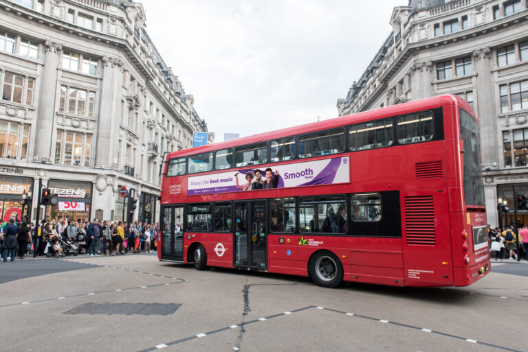 Smooth-Outdoor-Campaign-2024-scaled-1